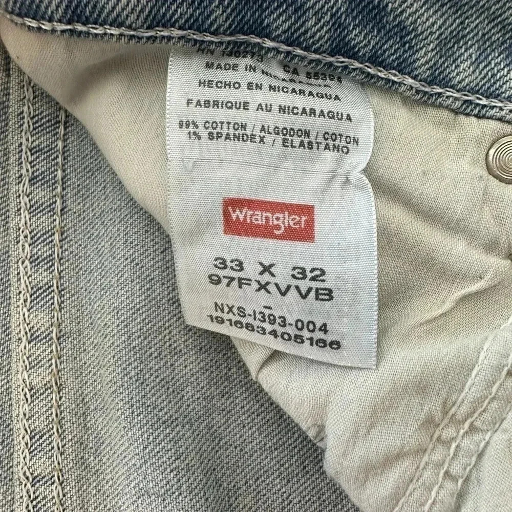 Wrangler Jeans Unique With Buttons Women’s Size 33x32 - Picture 5 of 9